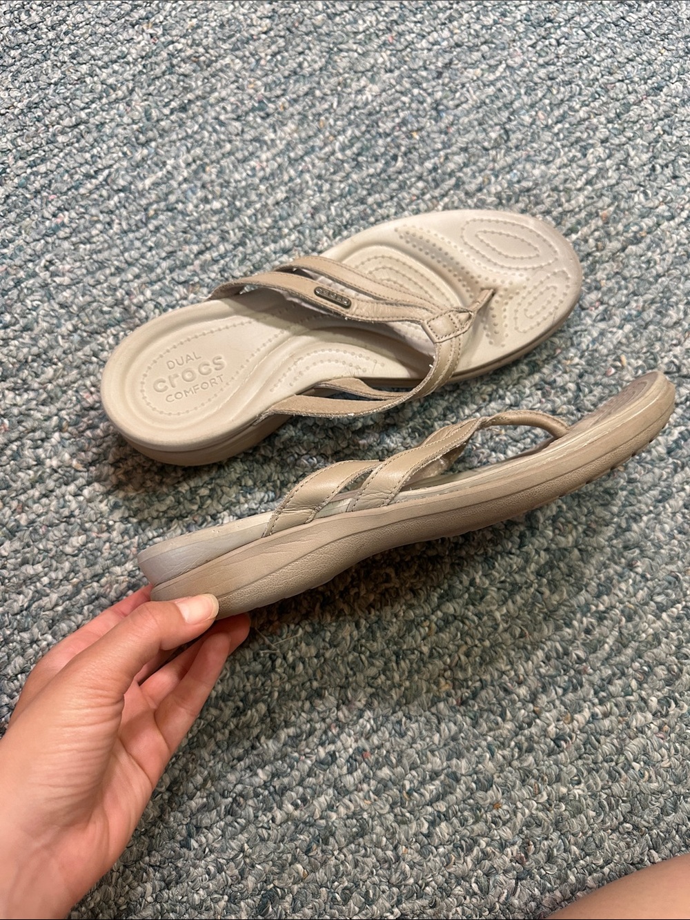 Crocs Beige Dual Comfort Thong Sandals Flip Flops - Picture 4 of 4